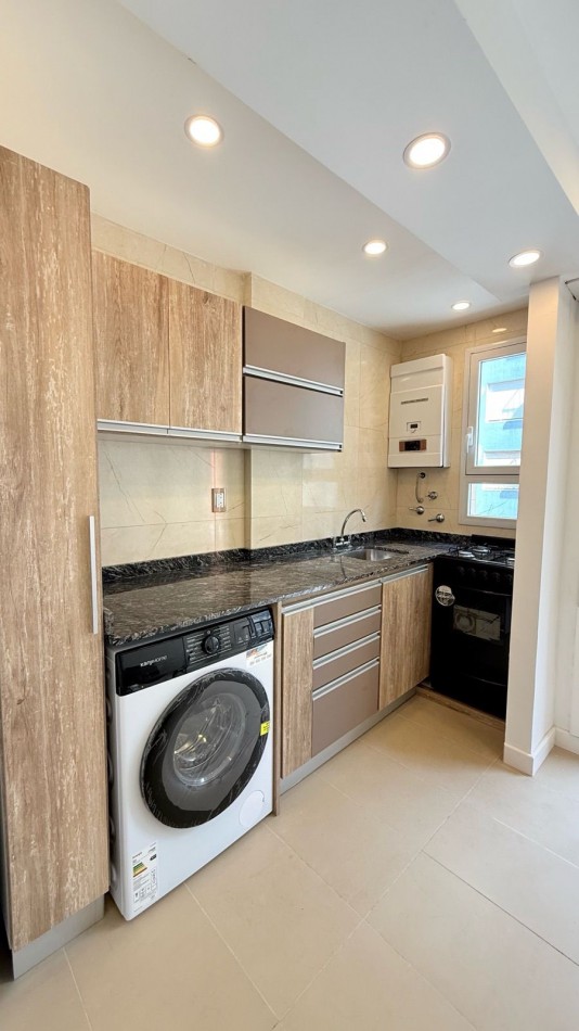 DEPARTAMENTO 1 AMBIENTE A LA CALLE CON BALCON