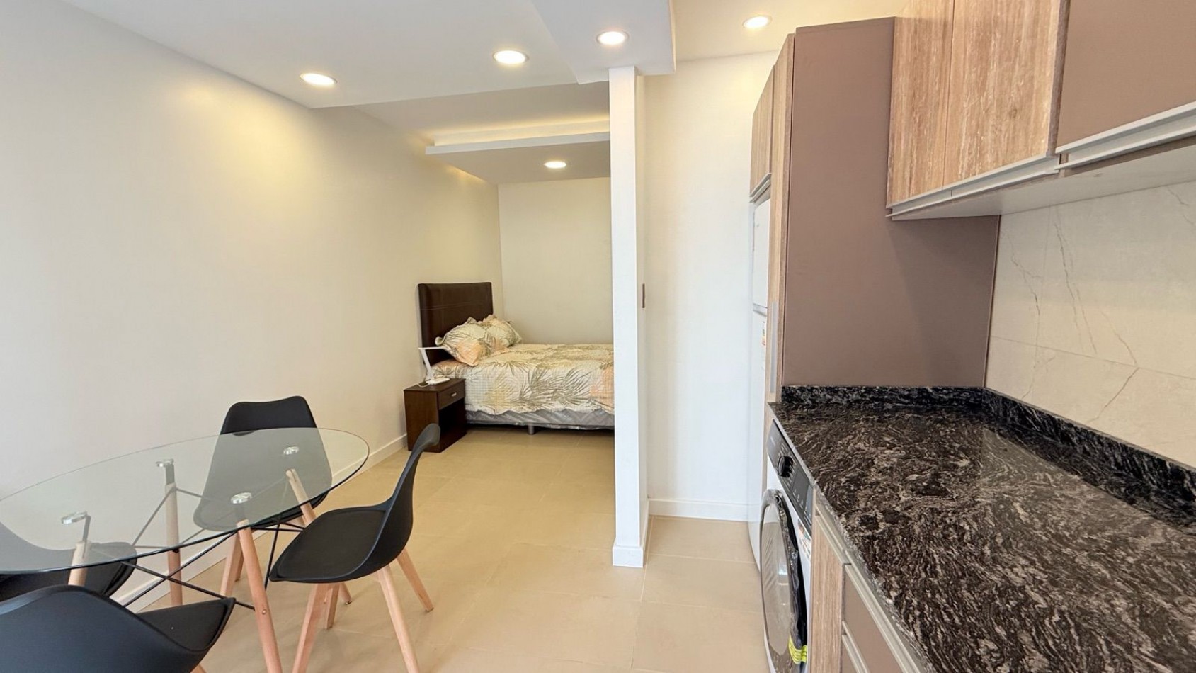 DEPARTAMENTO 1 AMBIENTE A LA CALLE CON BALCON