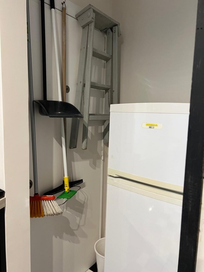 Departamento 4 ambientes a la calle en venta. centro