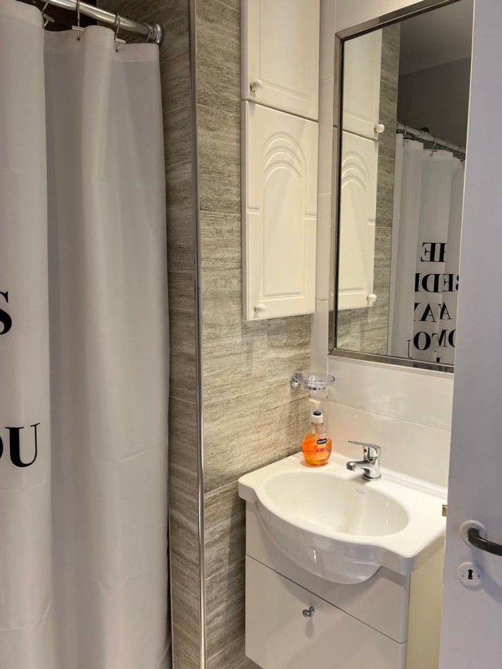 Departamento 4 ambientes a la calle en venta. centro