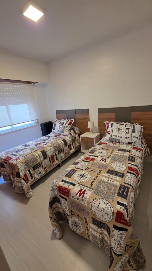 DEPARTAMENTO 3 AMBIENTES A LA CALLE CON BALCON Y ESPACIO DE COCHERA