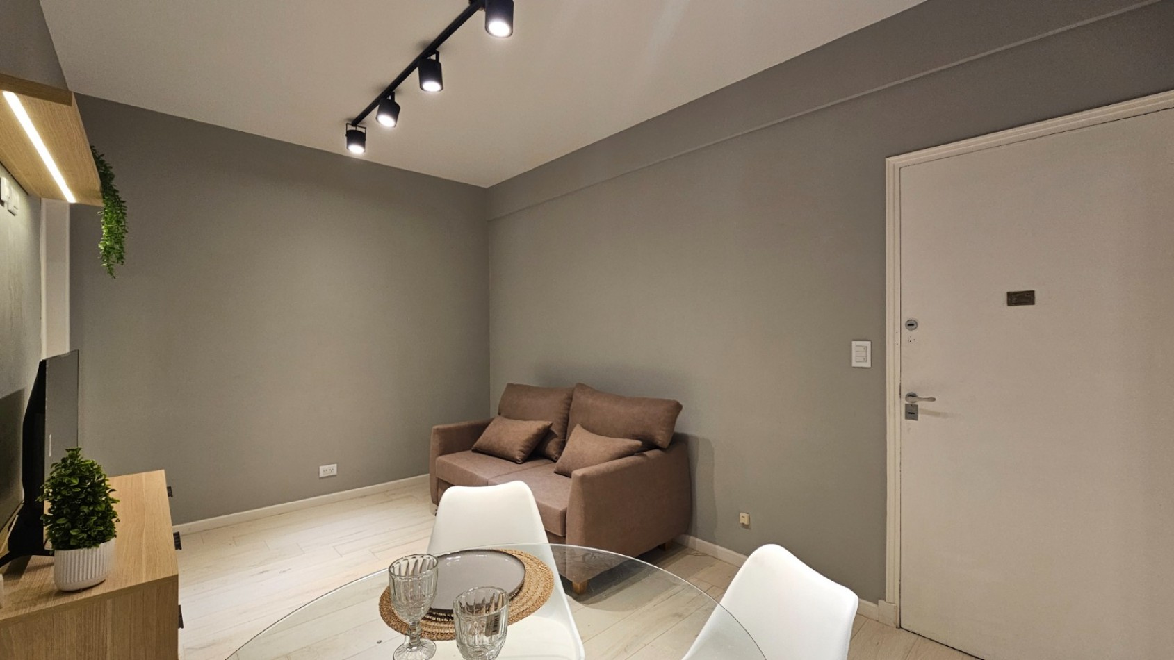 Departamento 3 ambientes al frente en venta 