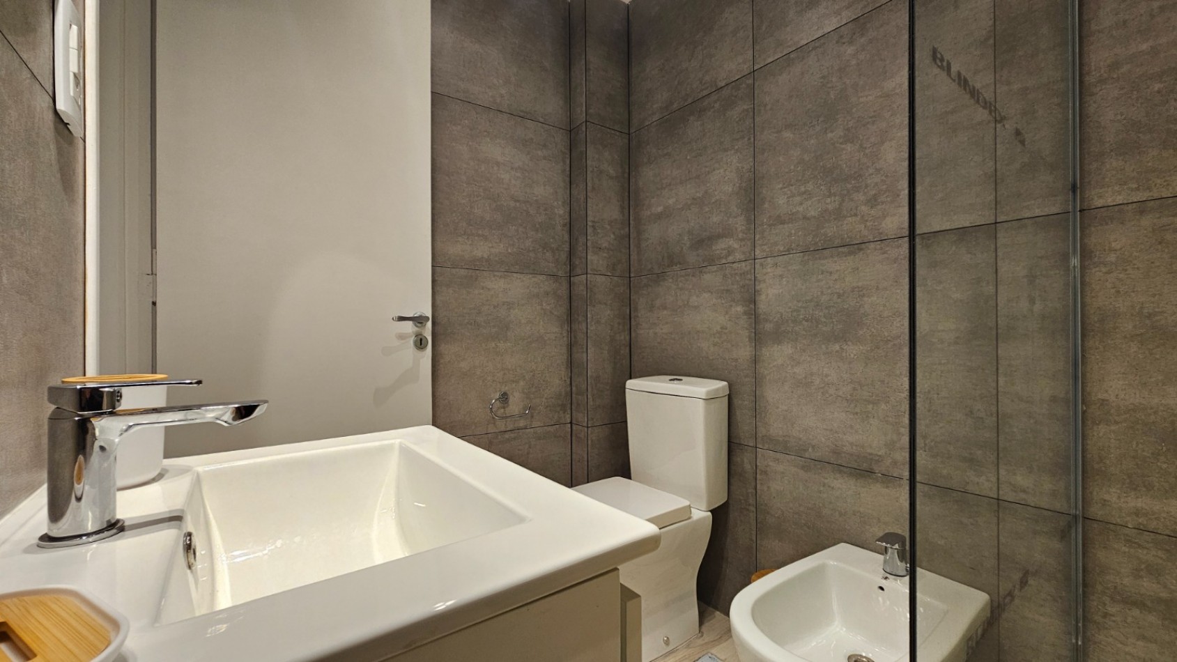 Departamento 3 ambientes al frente en venta 