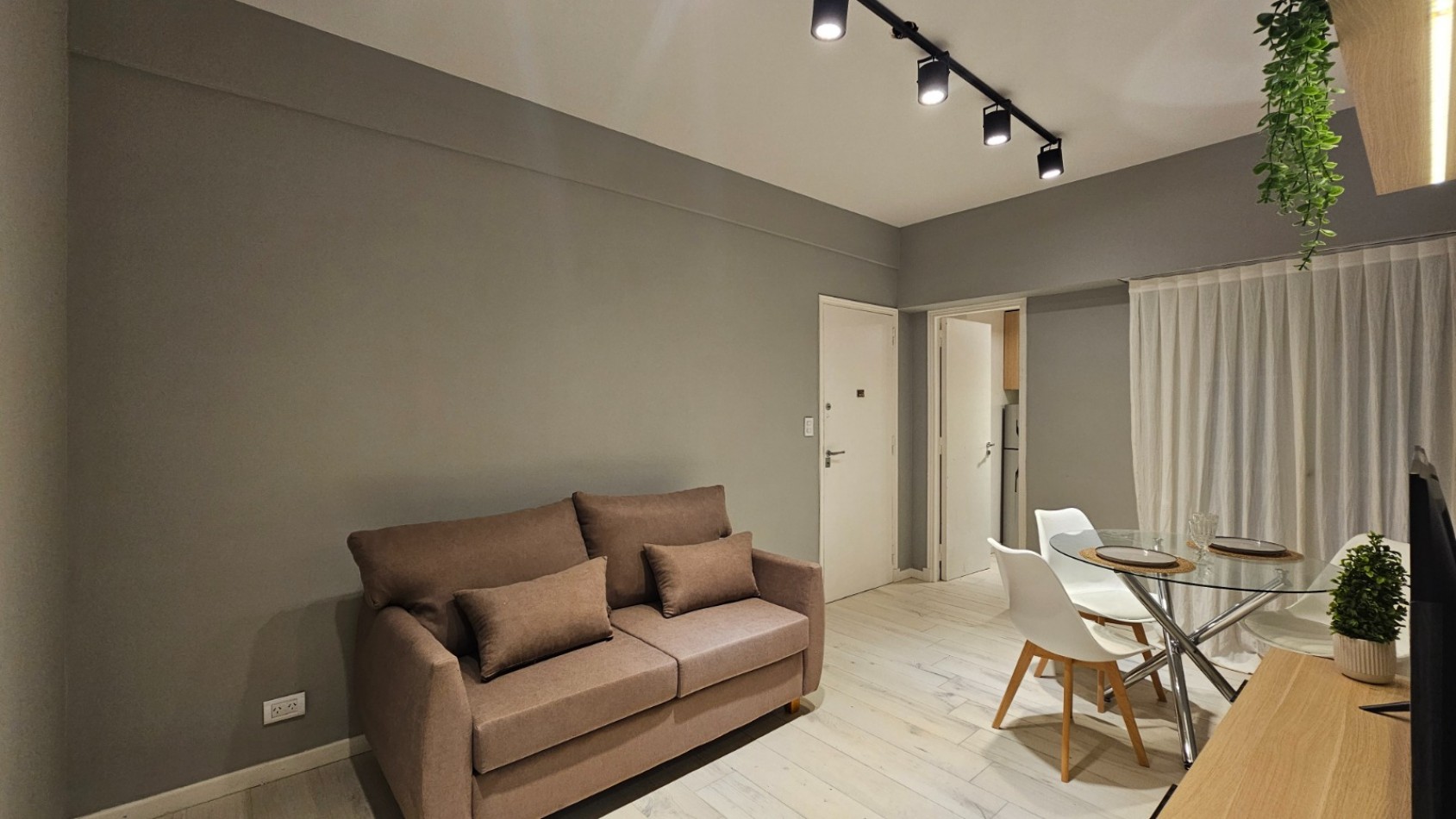 Departamento 3 ambientes al frente en venta 