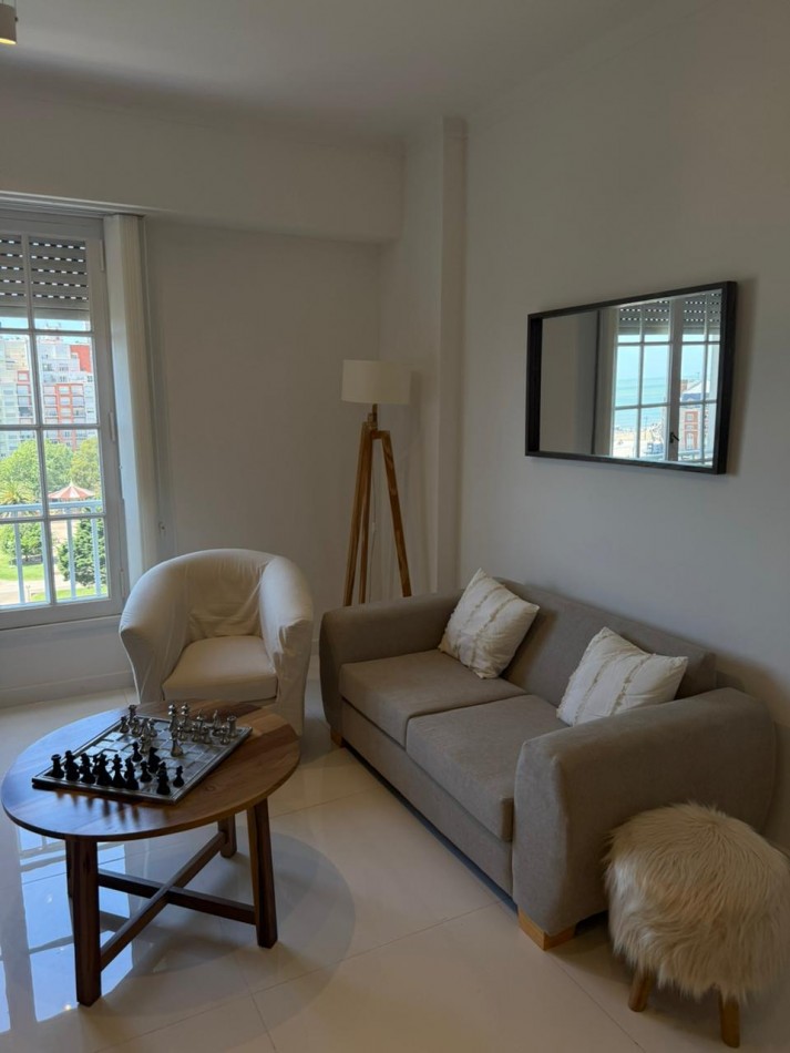 Departamento 2 ambientes con dependencia a la calle vista al mar