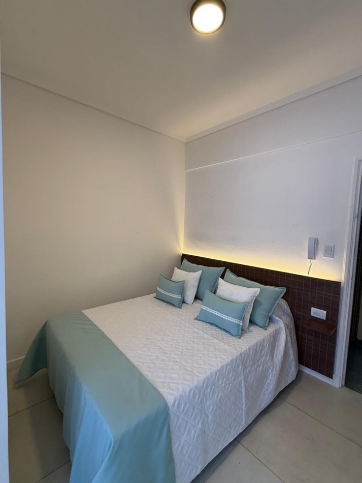 Departamento 1 ambiente con ventanal a la calle