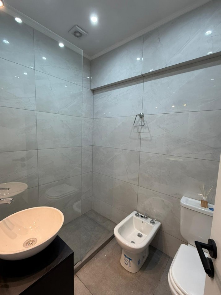 Departamento 1 ambiente con ventanal a la calle