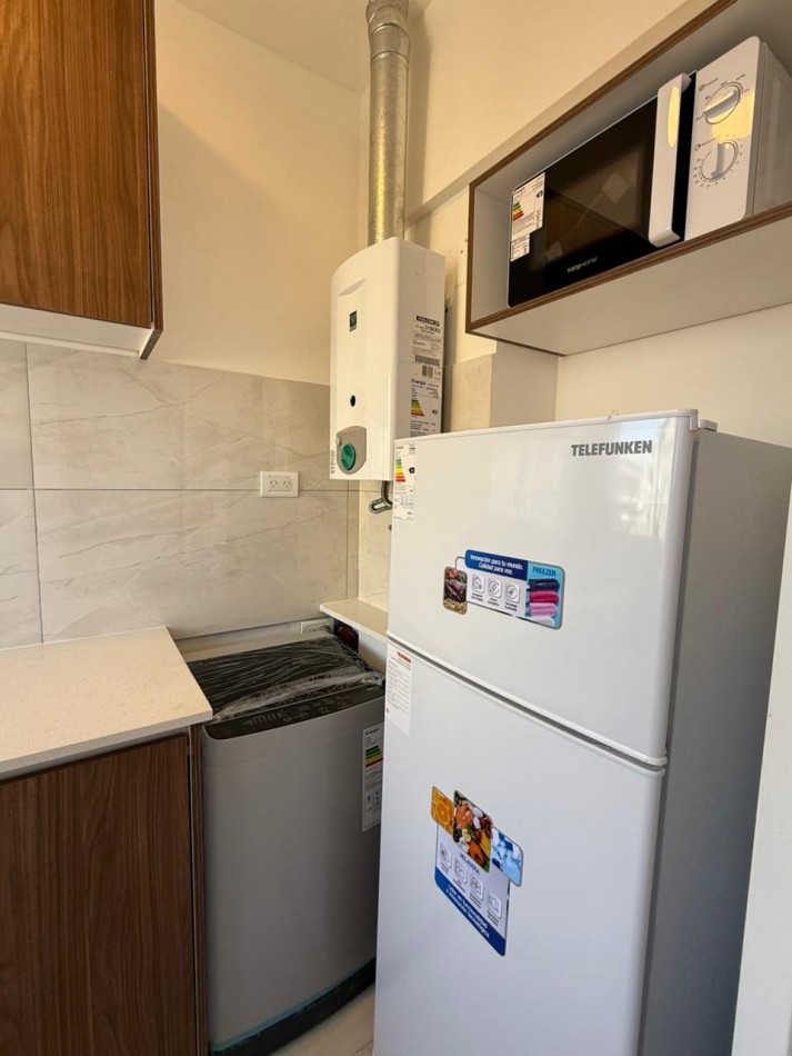 Departamento 1 ambiente con ventanal a la calle