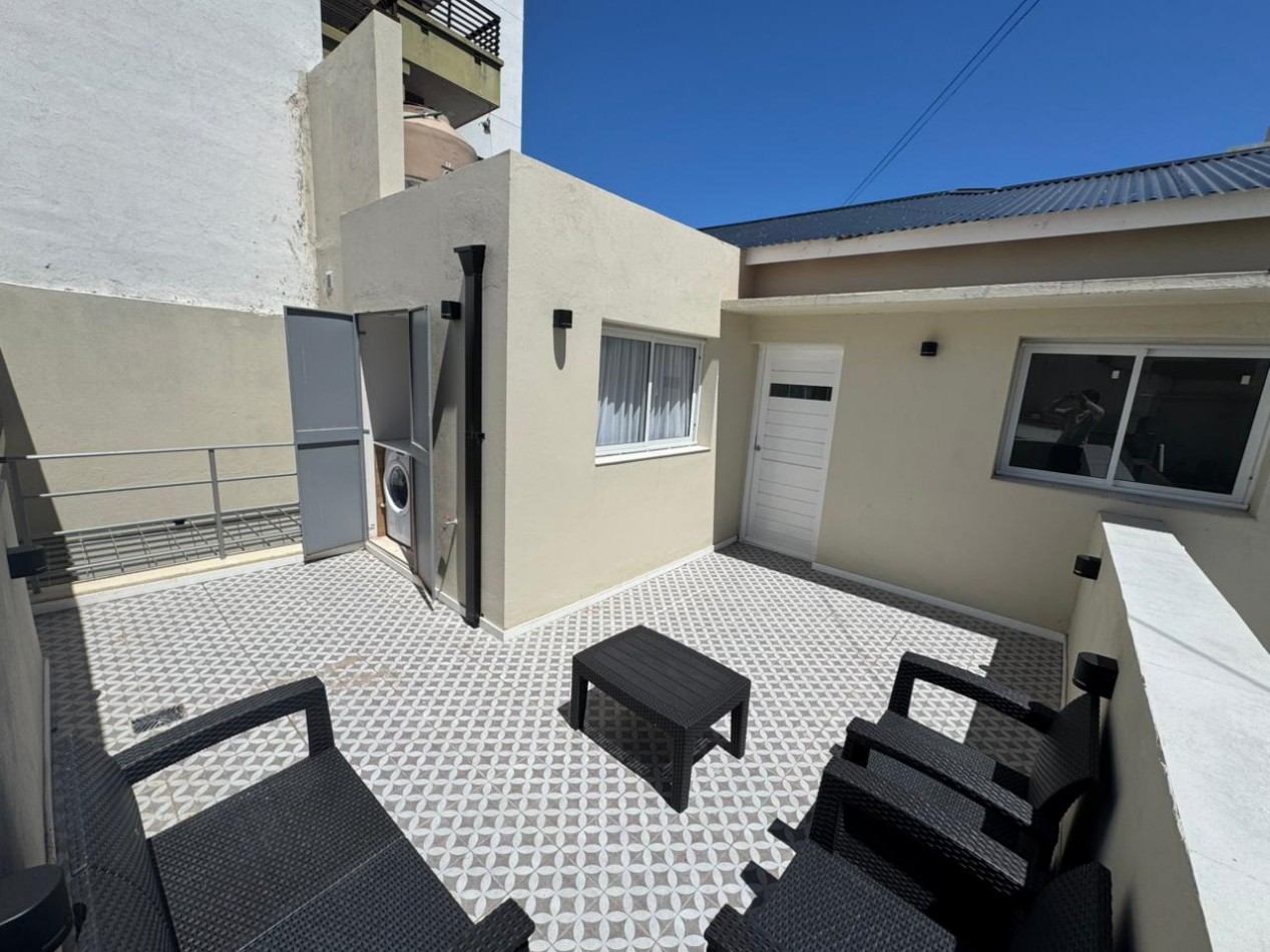 CASA EN PH AL FRENTE 5 AMBIENTES CON GARAGE