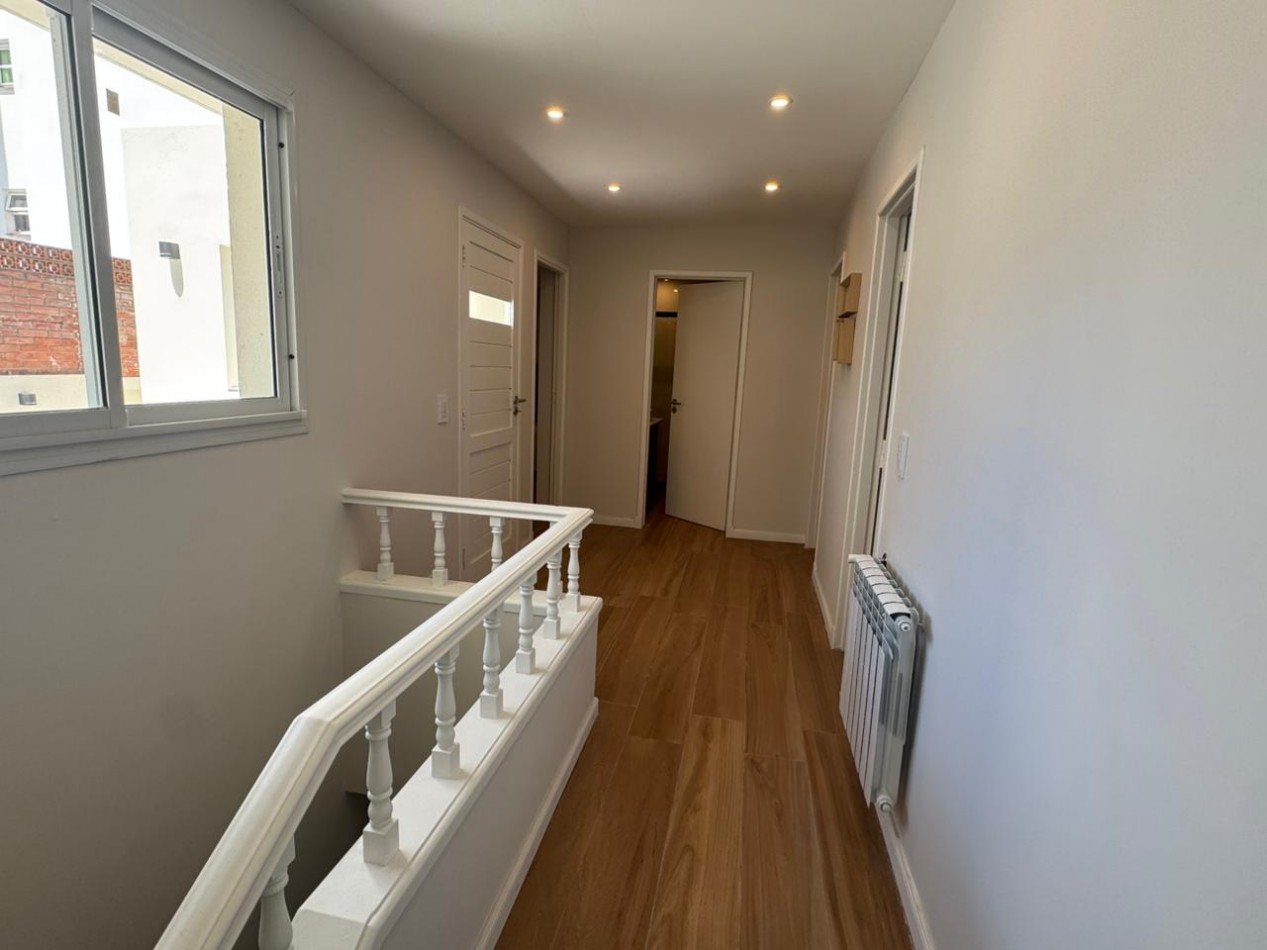 CASA EN PH AL FRENTE 5 AMBIENTES CON GARAGE