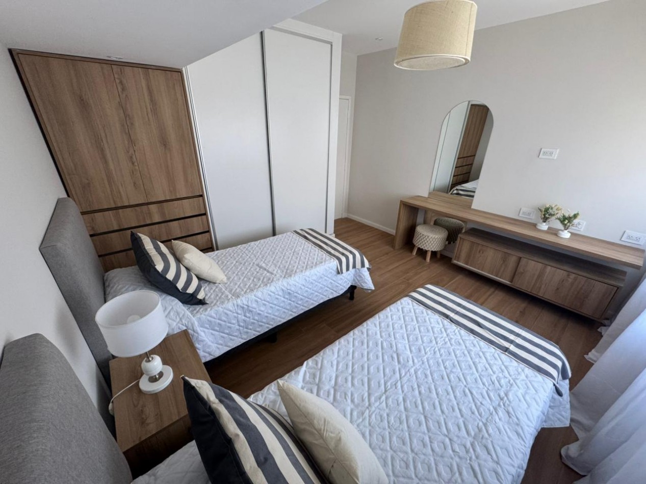 CASA EN PH AL FRENTE 5 AMBIENTES CON GARAGE