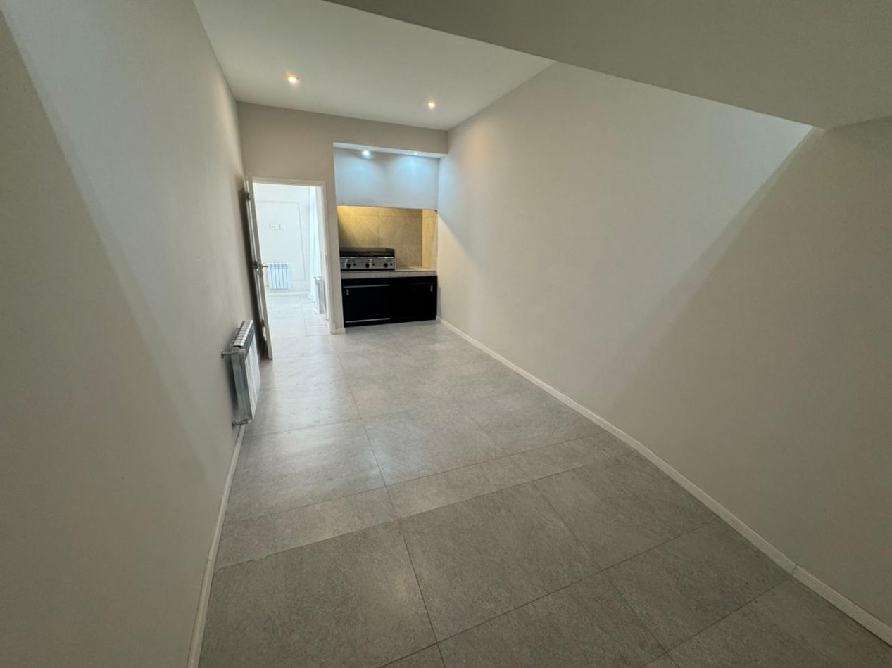 CASA EN PH AL FRENTE 5 AMBIENTES CON GARAGE