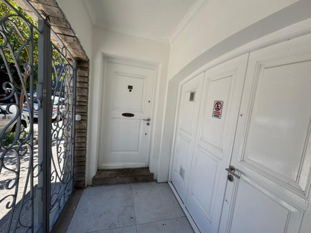 CASA EN PH AL FRENTE 5 AMBIENTES CON GARAGE