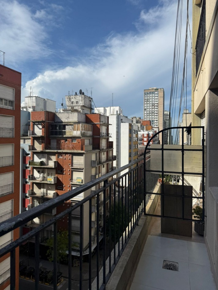 1 ambiente con balcon a la calle en venta centro de mar del plata