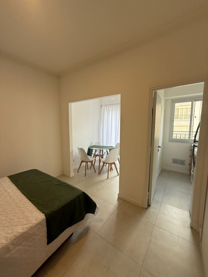 1 ambiente con balcon a la calle en venta centro de mar del plata