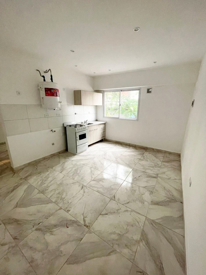 Oportunidad PH 2 ambientes al frente en venta