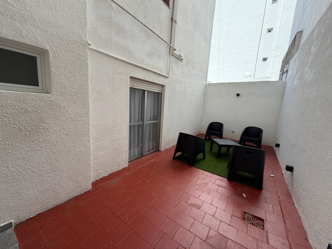 DEPARTAMENTO DE 3 AMBIENTES CON DEPENDENCIA Y PATIO RECICLADO EN VENTA