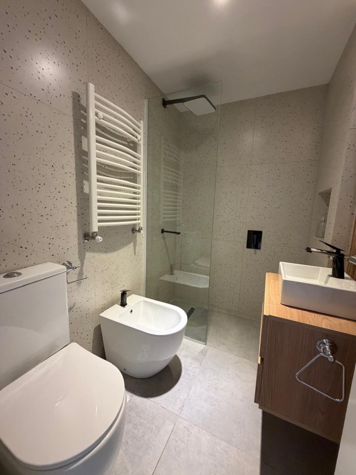 DEPARTAMENTO 2 AMBIENTES CON VISTA AL MAR Y COCHERA DOBLE 