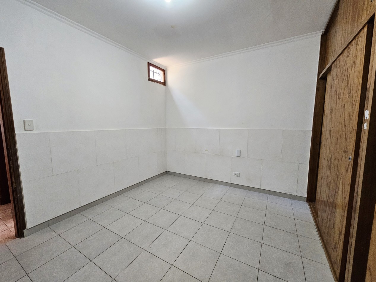 ALQUILER CHALET EN PH 3 AMBIENTES CON ESPACIO DE COCHERA