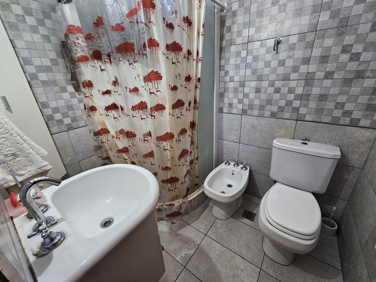 DEPARTAMENTO 3 AMBIENTES AL FRENTE CON COCHERA 