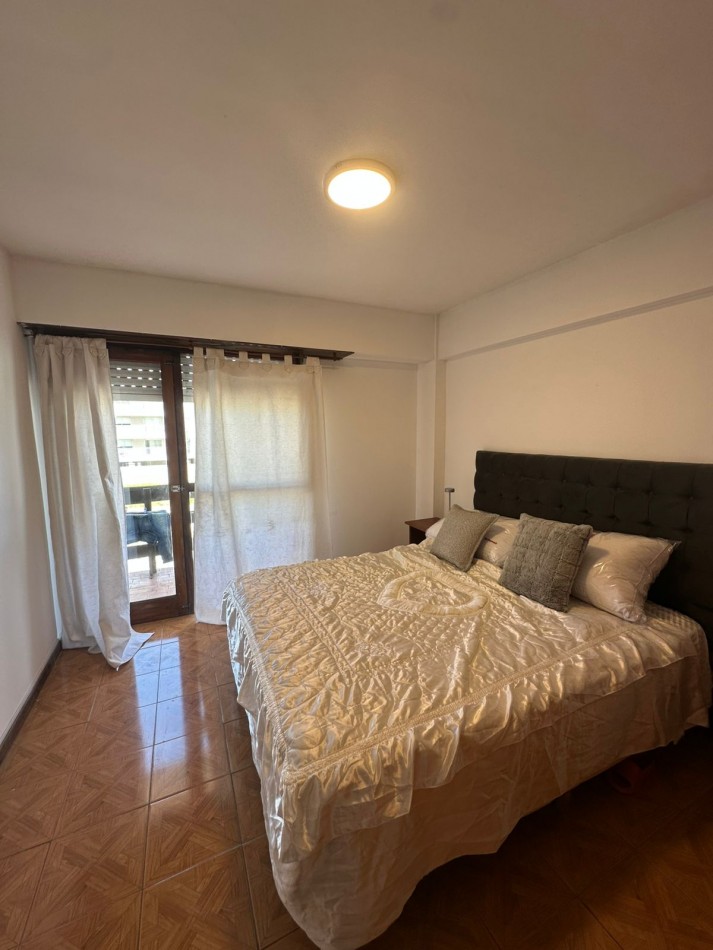 Departamento 2 ambientes al frente con 2 balcones salientes