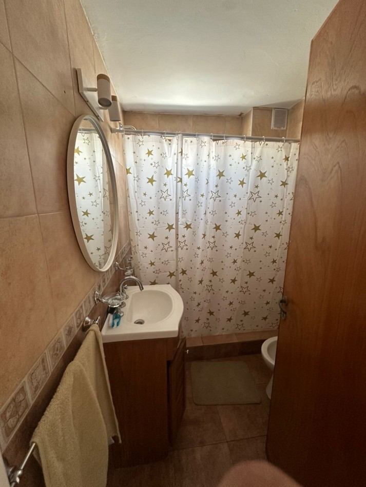 Departamento 2 ambientes al frente con 2 balcones salientes