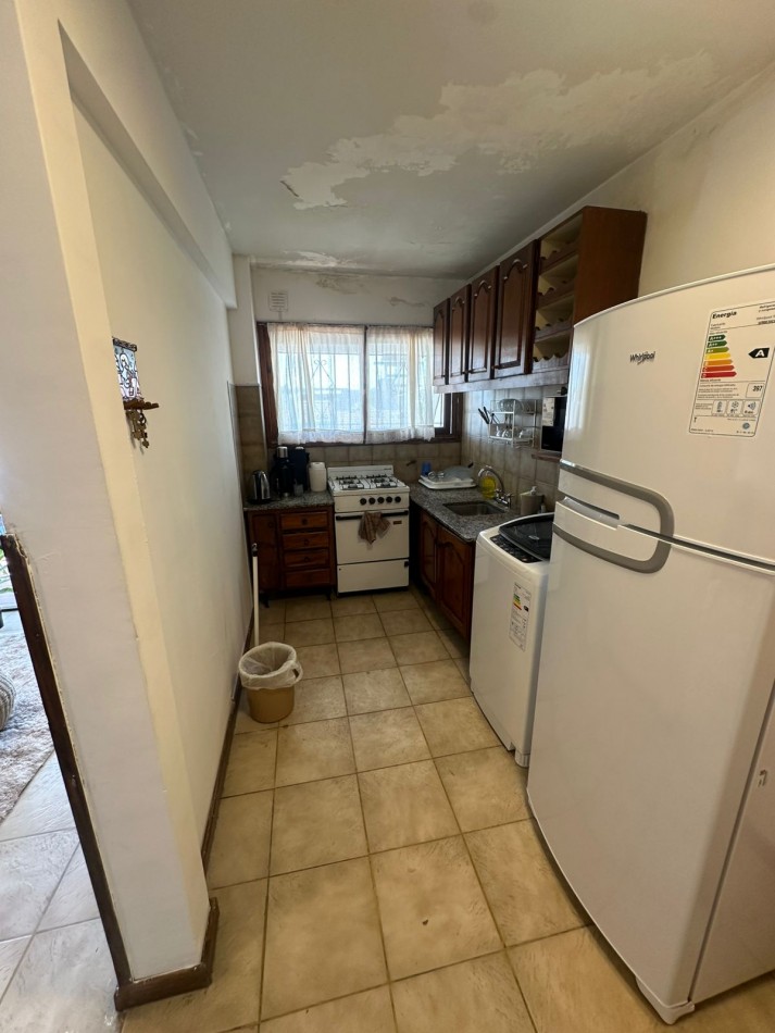 Departamento 2 ambientes al frente con 2 balcones salientes