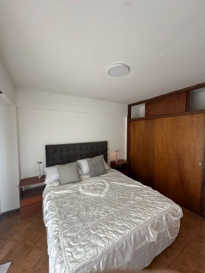 Departamento 2 ambientes al frente con 2 balcones salientes