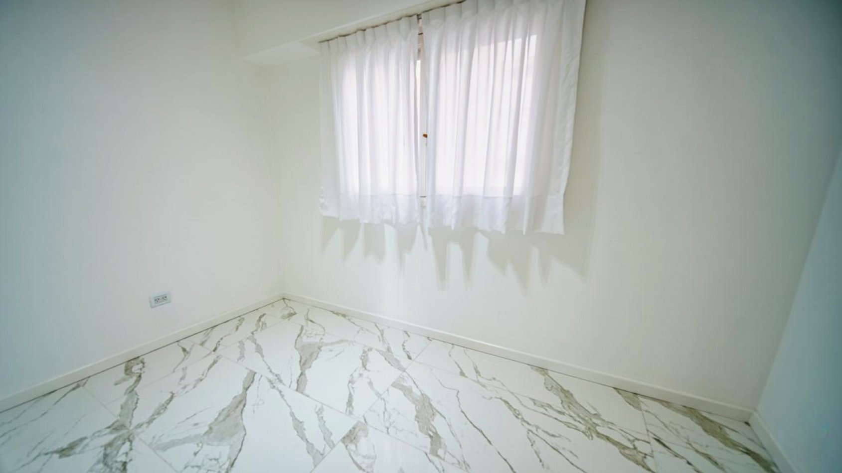 DEPARTAMENTO 3 AMBIENTES AL FRENTE ZONA CENTRO