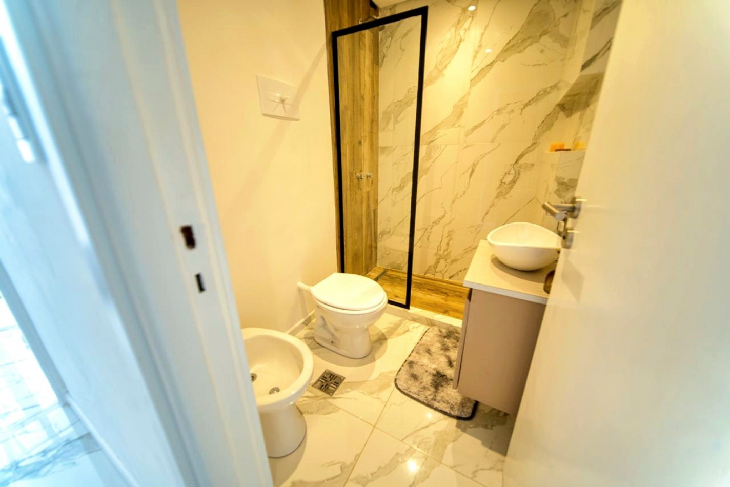 DEPARTAMENTO 3 AMBIENTES AL FRENTE ZONA CENTRO