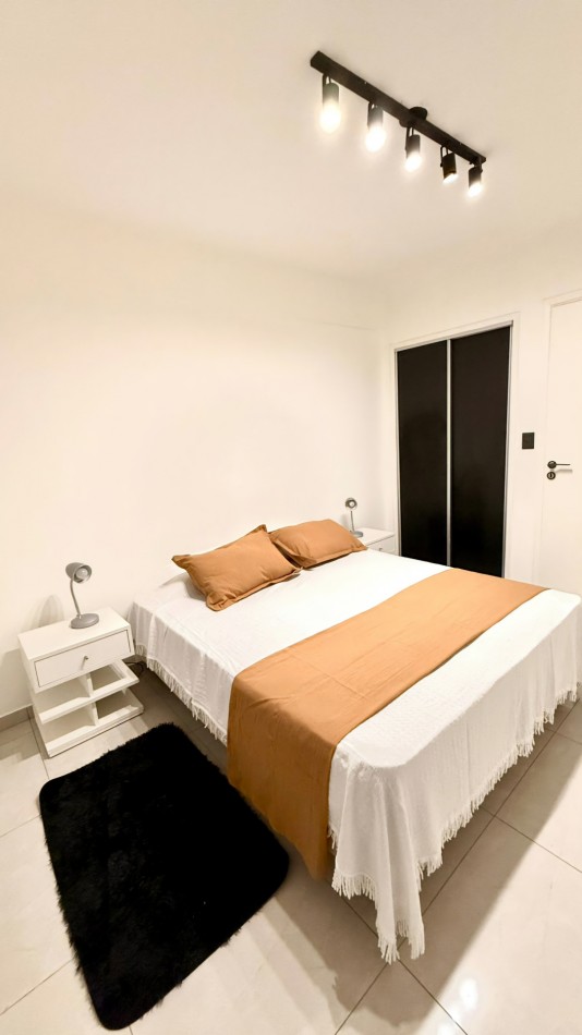 DEPARTAMENTO 2 AMBIENTES RECICLADO A NUEVO FRENTE A PLAZA MITRE