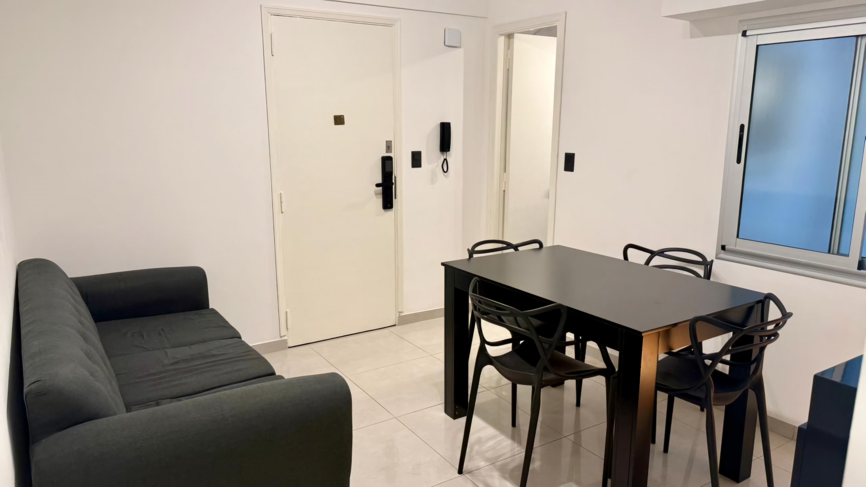 DEPARTAMENTO 2 AMBIENTES RECICLADO A NUEVO FRENTE A PLAZA MITRE