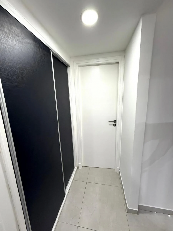 DEPARTAMENTO 2 AMBIENTES RECICLADO A NUEVO FRENTE A PLAZA MITRE