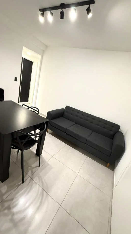 DEPARTAMENTO 2 AMBIENTES RECICLADO A NUEVO FRENTE A PLAZA MITRE