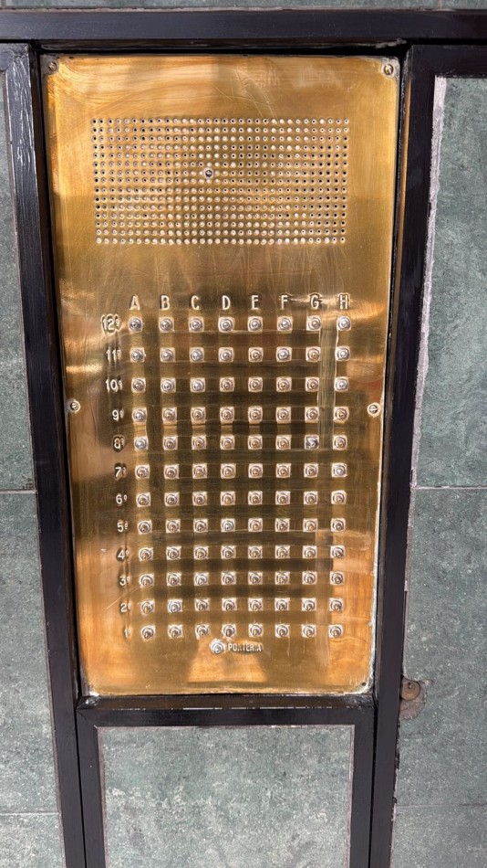 1 ambiente dividido al frente con balcon saliente en venta mar del plata