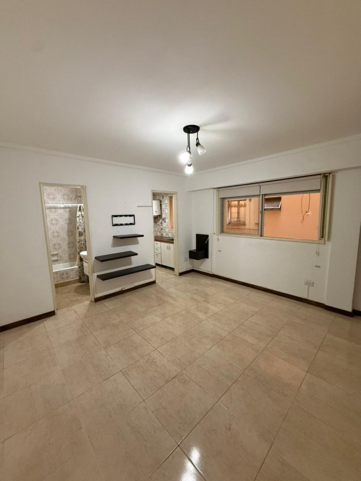 DEPARTAMENTO 1 AMBIENTE A METROS DE PLAZA COLON