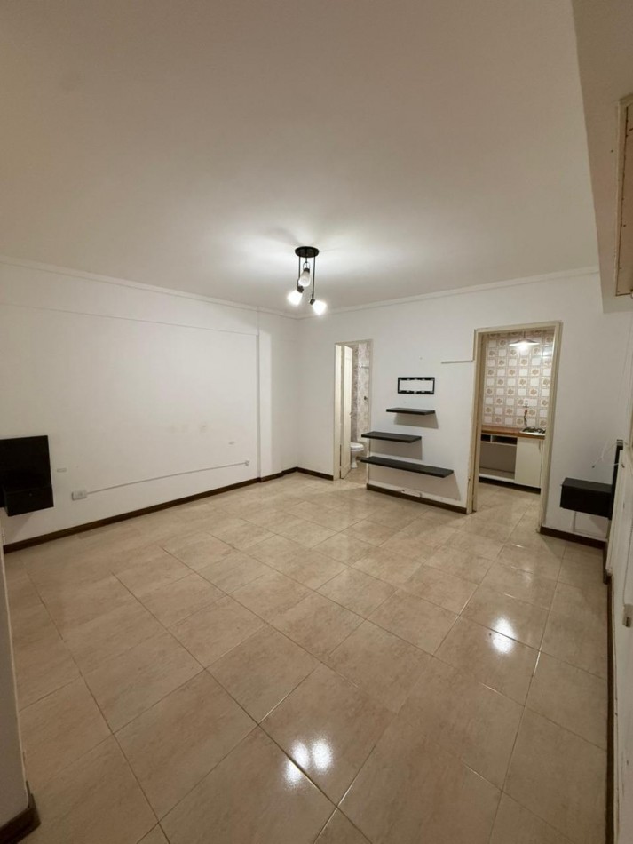 DEPARTAMENTO 1 AMBIENTE A METROS DE PLAZA COLON