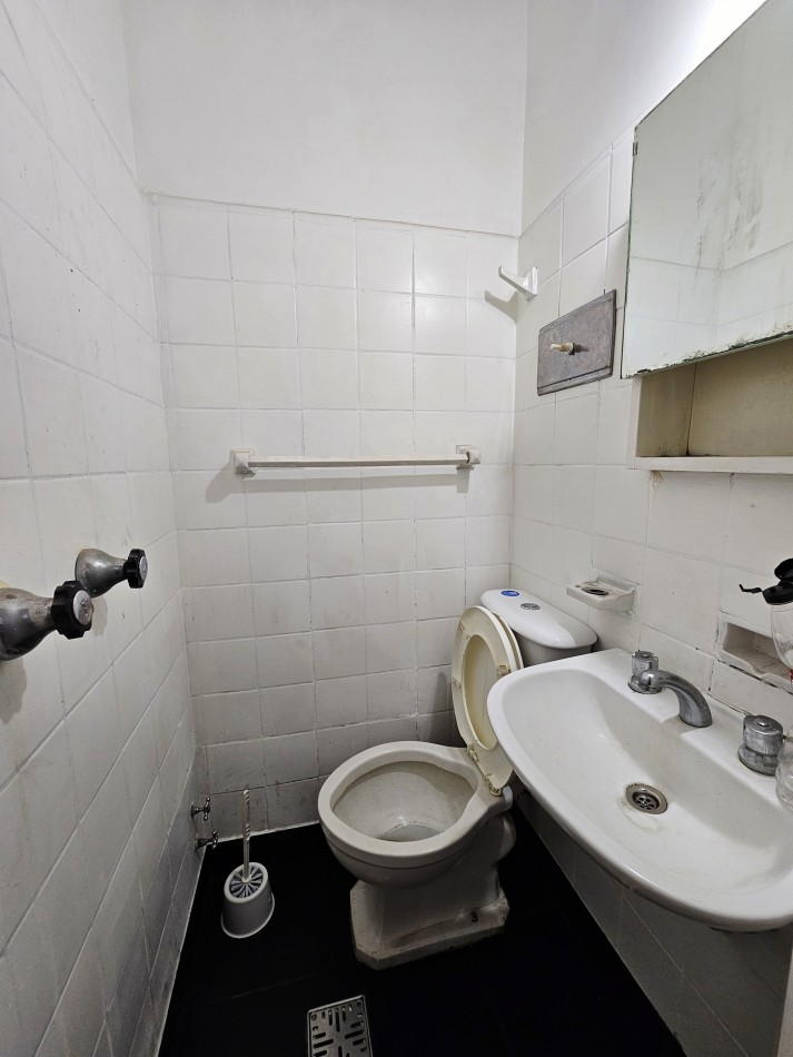 DEPARTAMENTO 3 AMBIENTES CON DEPENDENCIA Y BALCON A LA CALLE ALQUILER 24 MESES