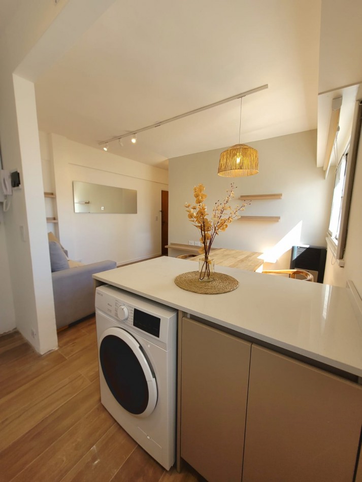 Departamento de 2 Ambientes totalmente reciclado con cochera