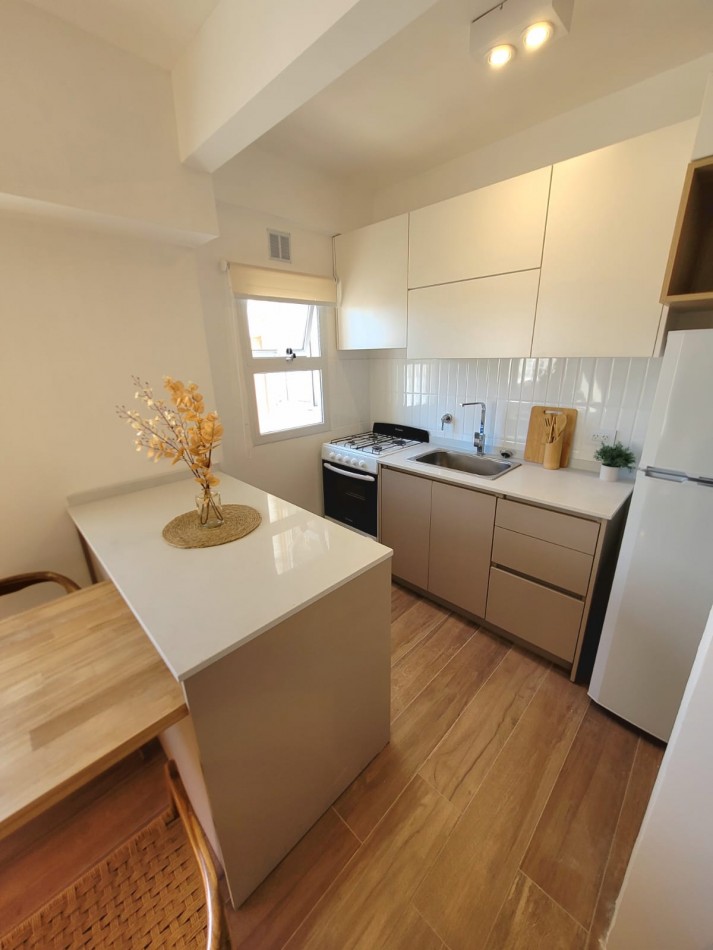 Departamento de 2 Ambientes totalmente reciclado con cochera