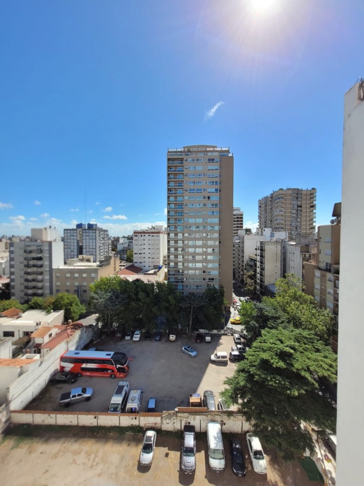 Departamento de 2 Ambientes totalmente reciclado con cochera