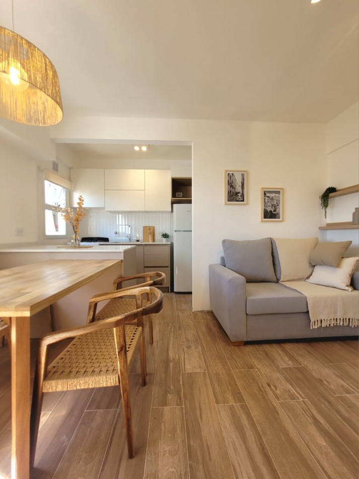 Departamento de 2 Ambientes totalmente reciclado con cochera