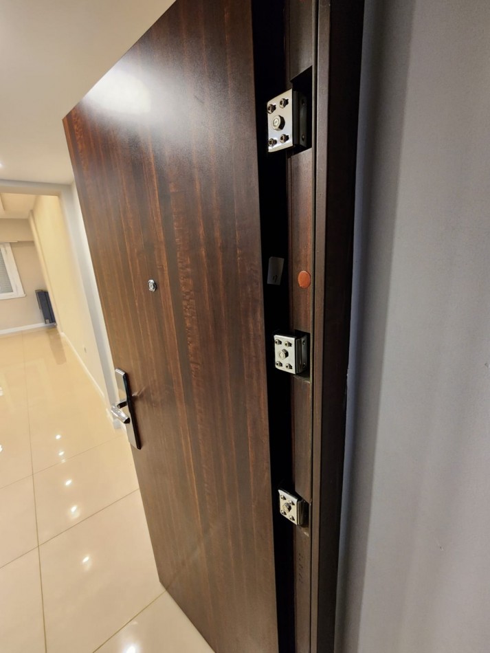 Duplex 3 ambientes con cochera en venta zona Chauvin