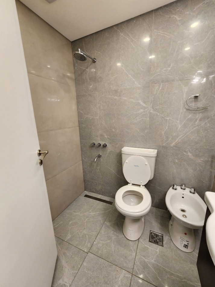 Duplex 3 ambientes con cochera en venta zona Chauvin