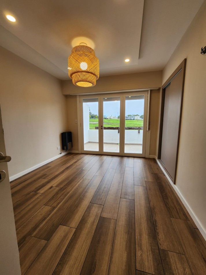 Duplex 3 ambientes con cochera en venta zona Chauvin