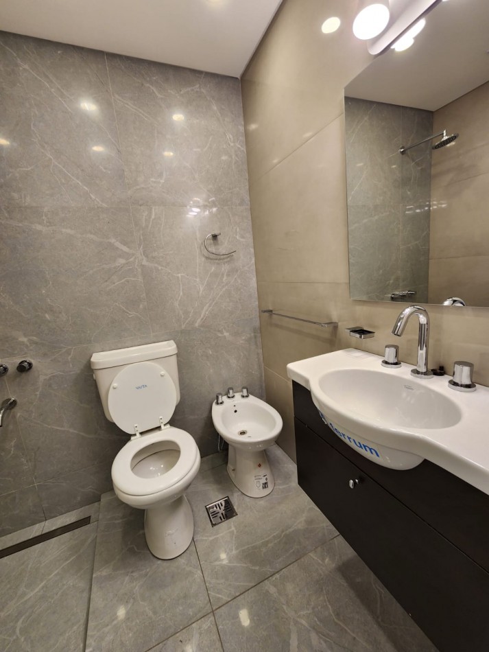 Duplex 3 ambientes con cochera en venta zona Chauvin