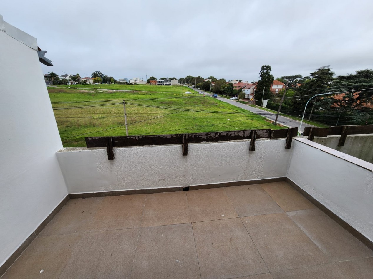 Duplex 3 ambientes con cochera en venta zona Chauvin