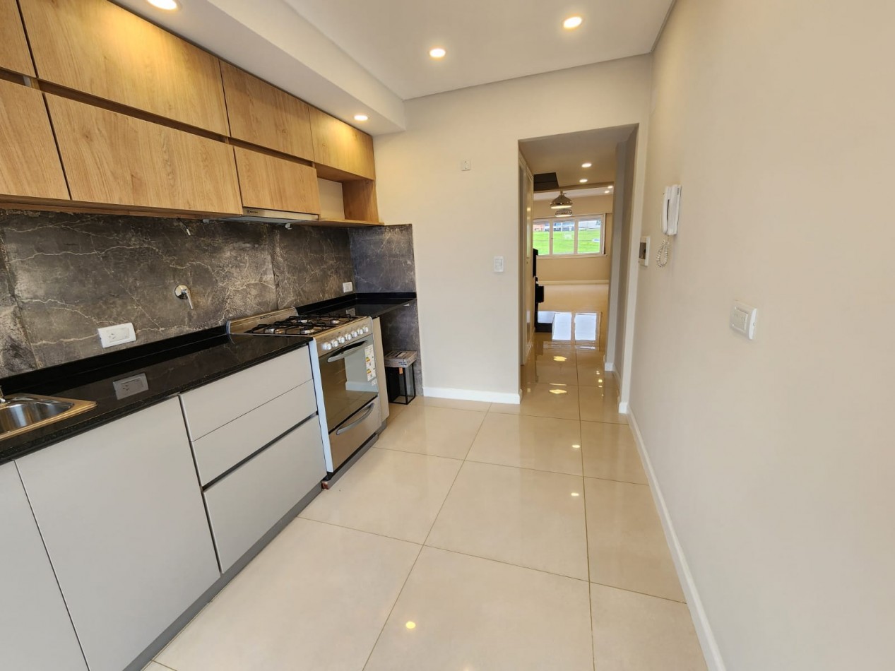 Duplex 3 ambientes con cochera en venta zona Chauvin