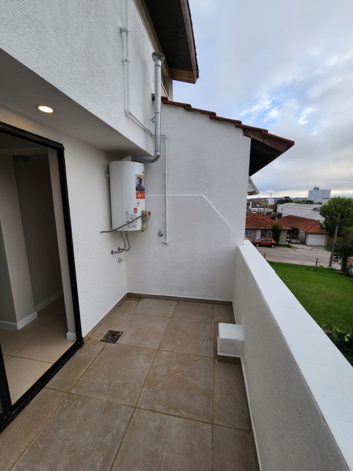 Duplex 3 ambientes con cochera en venta zona Chauvin