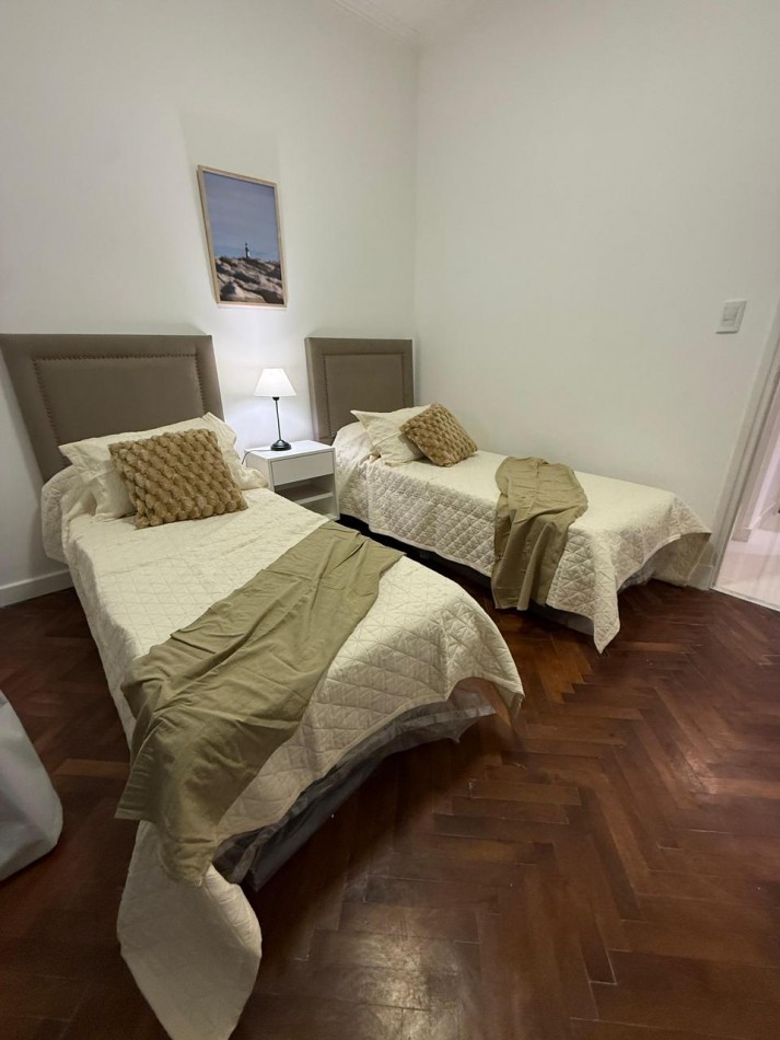 Departamento 3 ambientes con dos patios propios en venta